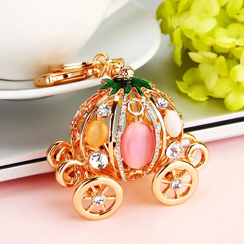 Diamond-encrusted pumpkin car, car keychain, creative bag, pendant, metal key chain ring, accessories, gifts.